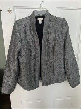 Chico’s size 1 equivalent to Small Crinkle fabric gray jacket